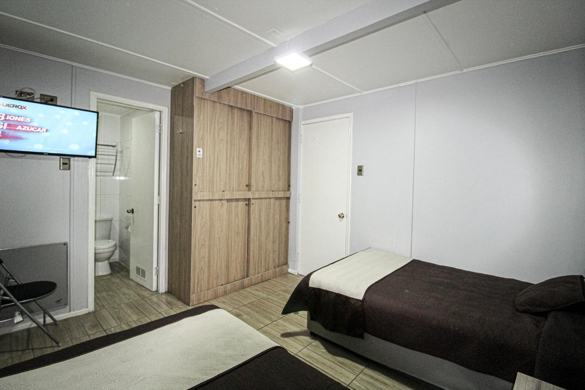 Juku Hostal Калама Екстер'єр фото